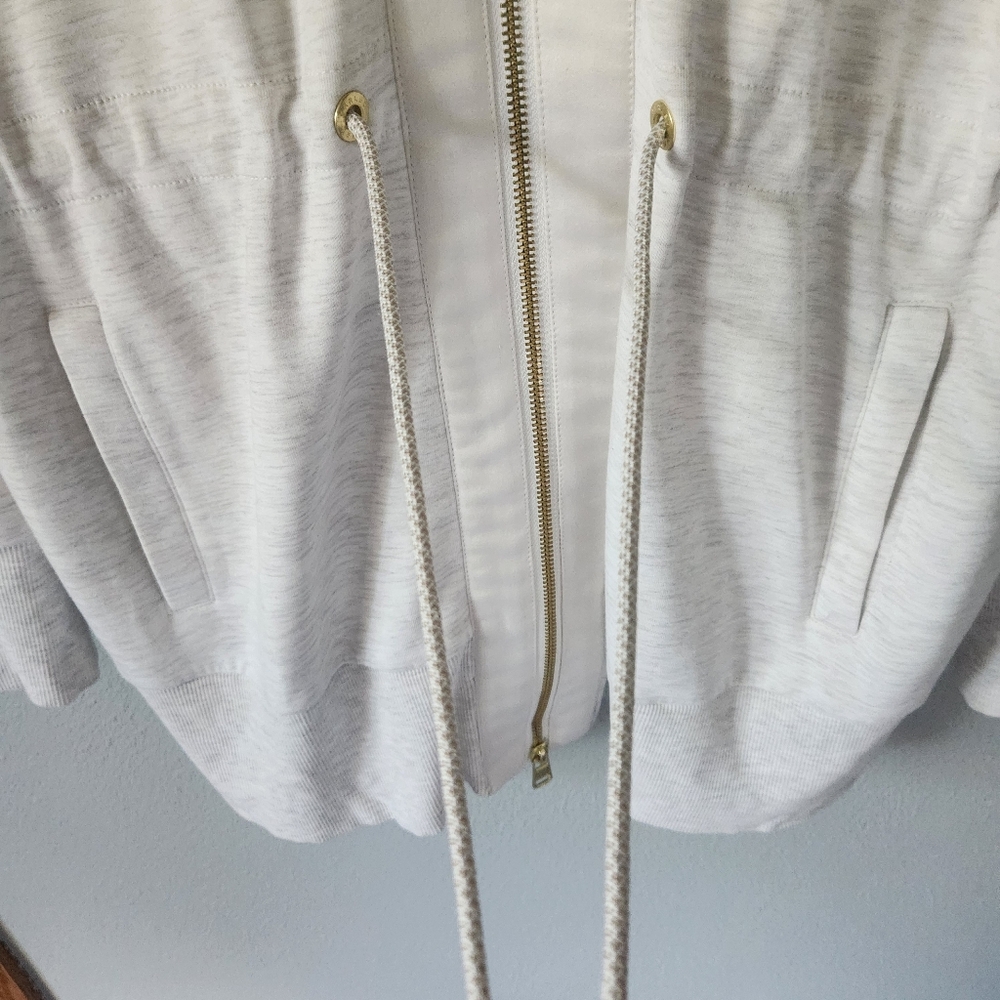 Varley Off-White Utility Jacket - Picture 2 of 10